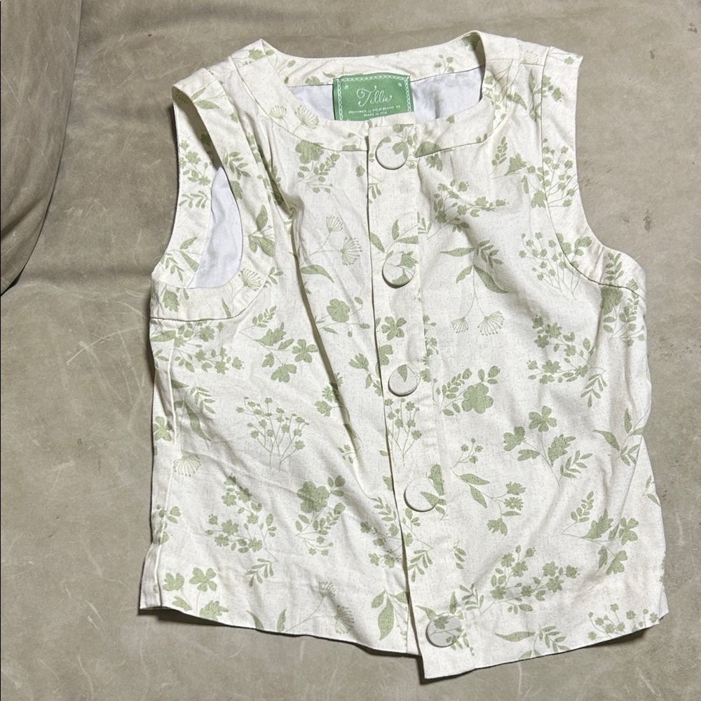 Girls' Sleeveless Floral Button-Front Top in Cream & Sage